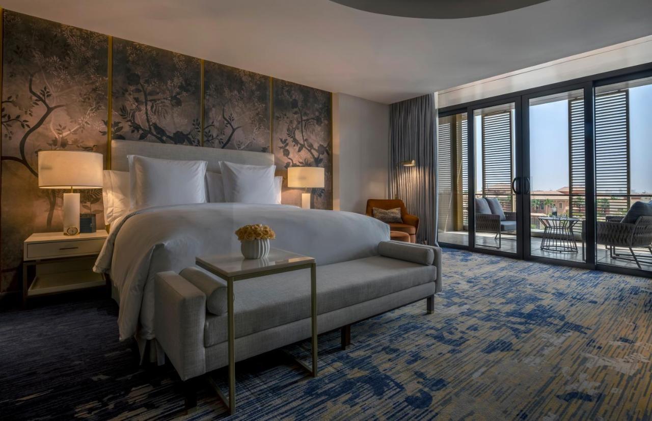 Jareed Hotel Rijad Zewnętrze zdjęcie A bedroom at the Ritz-Carlton, Downtown, Dubai