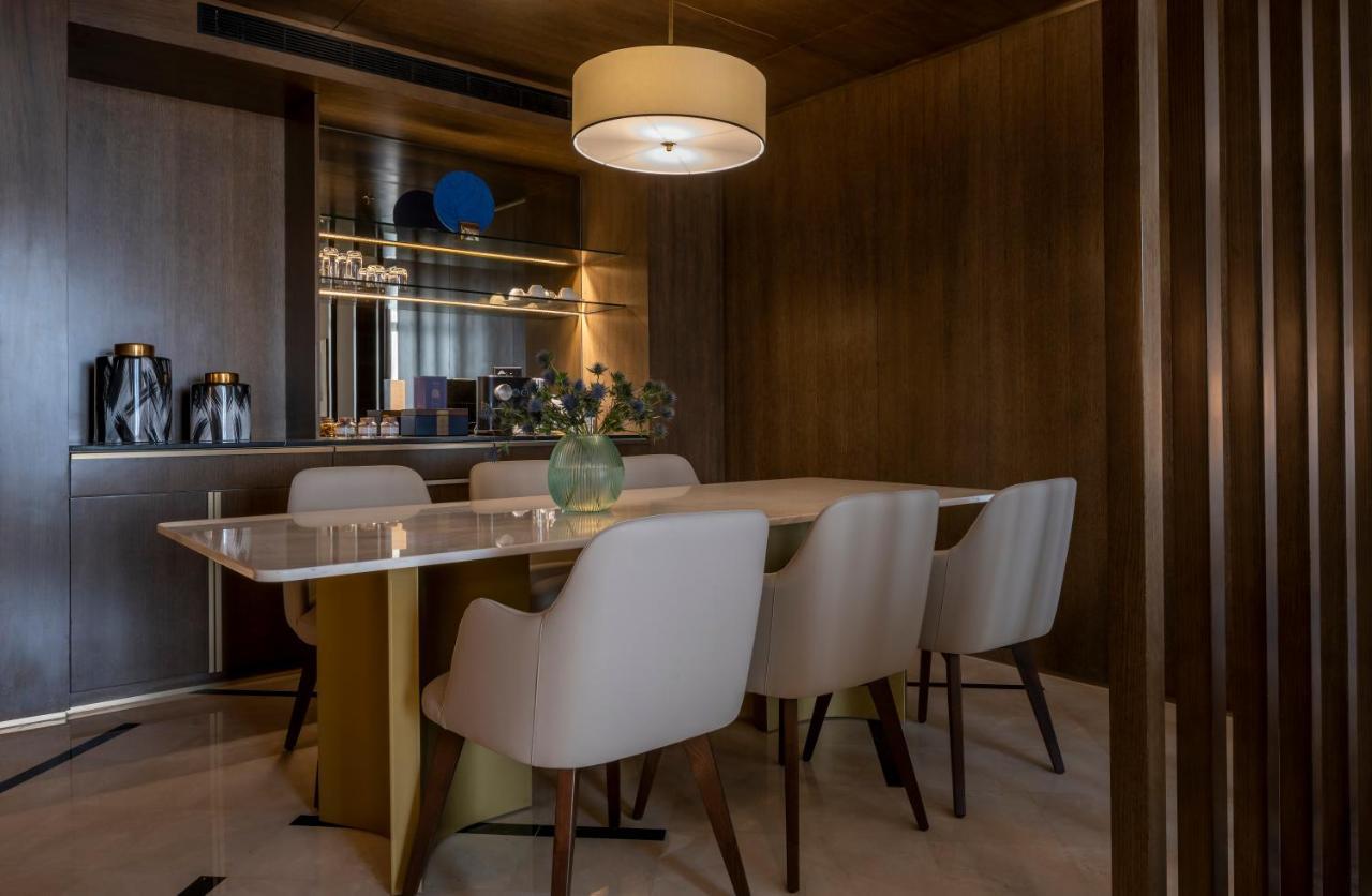 Jareed Hotel Rijad Zewnętrze zdjęcie A dining room in a private suite