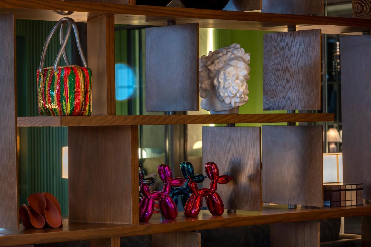 Jareed Hotel Rijad Zewnętrze zdjęcie A balloon dog sculpture